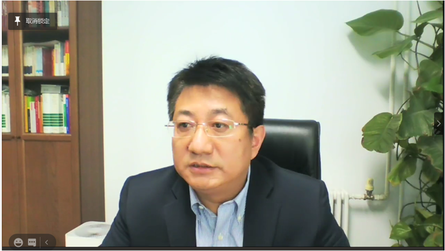 清华大学法学院院长申卫星教授为本次讲座致辞.