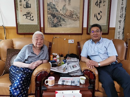 清华大学法学院申卫星院长一行拜访王汉斌彭珮云学长